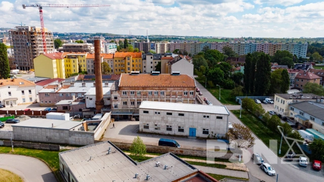 Komerční haly - Komárovské nábřeží Brno - 3/15